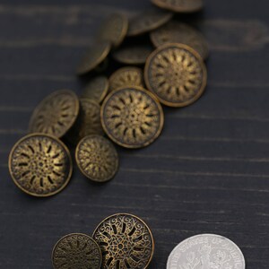 Petit bouton Bronze métal/ 1 douzaine/ bouton métal pour poignets moulins à vent aller rond/ 18L 11mm 7/16 24L 15mm 5/8 BL073 image 3