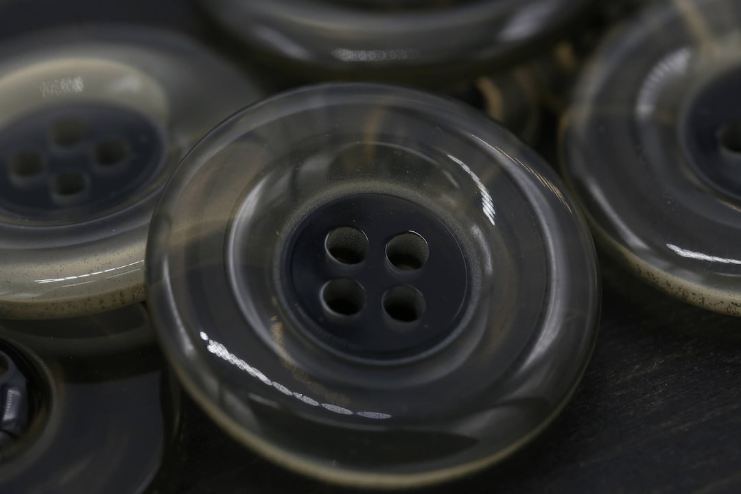 Trimming Shop 15mm Plastic Transparent Clear Round Backing Buttons