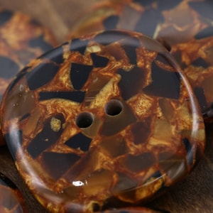Tortoise Jacket Buttons: Brown Kaleidoscope Effect, 34mm, 4 Pcs