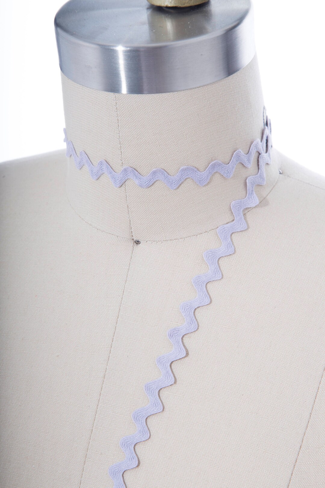 2 Yards Lavender Ric Rac Trim/ Embellish Place Mats, Door Mats, Curtains, Vases and More 0.31