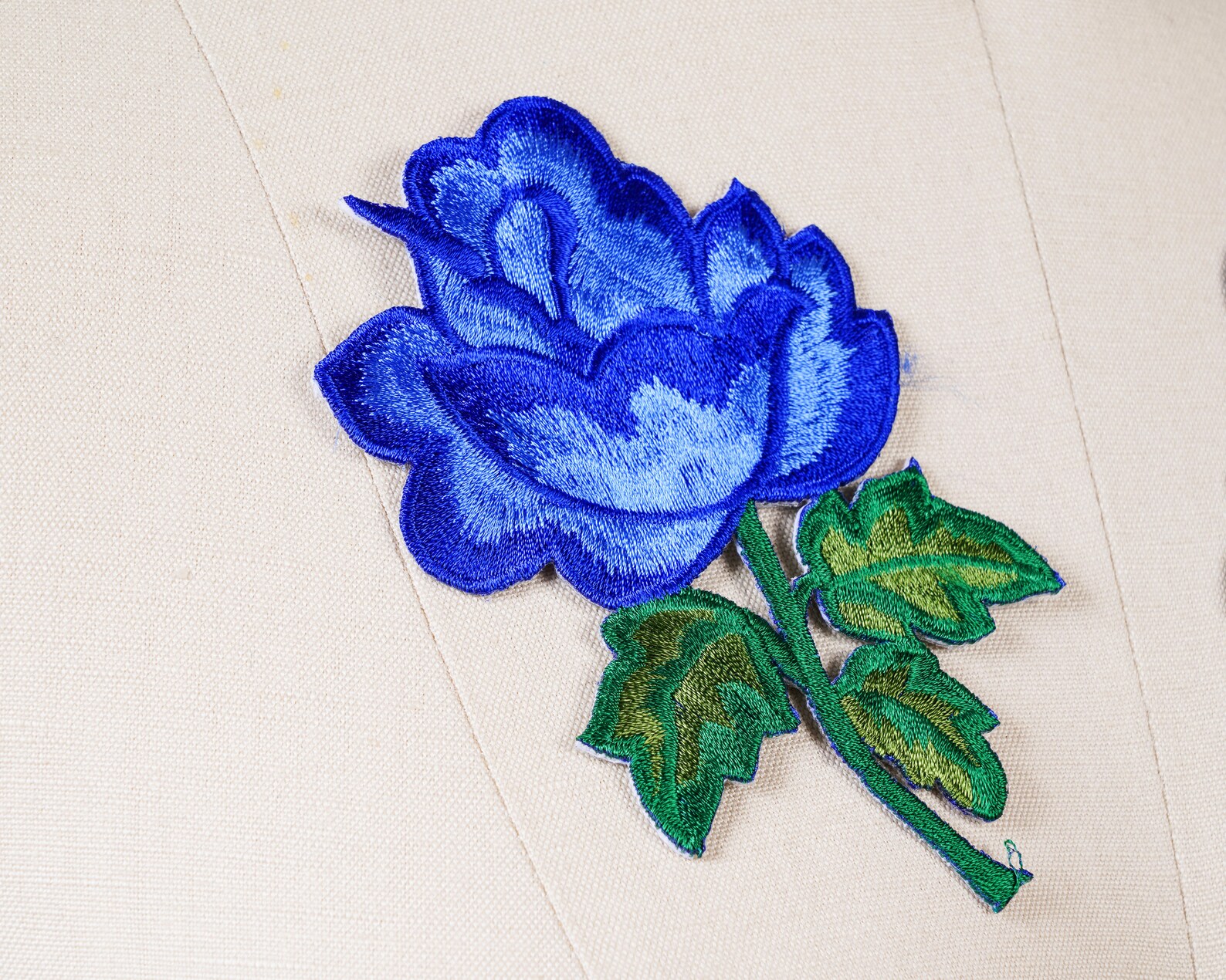 Rose Patches 2 Red Rose Embroidery Patches Strickingly Vibrant Etsy
