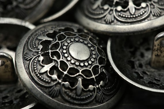 Silver Metal Buttons 4 PIECES / Antique Silver Buttons/ 1/ 25mm