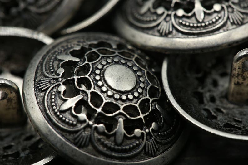 Silver Metal Buttons 4 PIECES / Antique Silver Buttons/ 1/ 25mm / 40L Hollow thy Name MS13 image 1