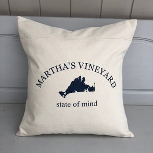 Martha&#39;s Vineyard Pillow with insert