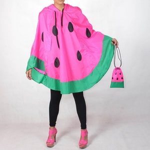 Poncho hydrofuge rose fluo pastèque, capuche cape, avec sac pastèque gratuit.