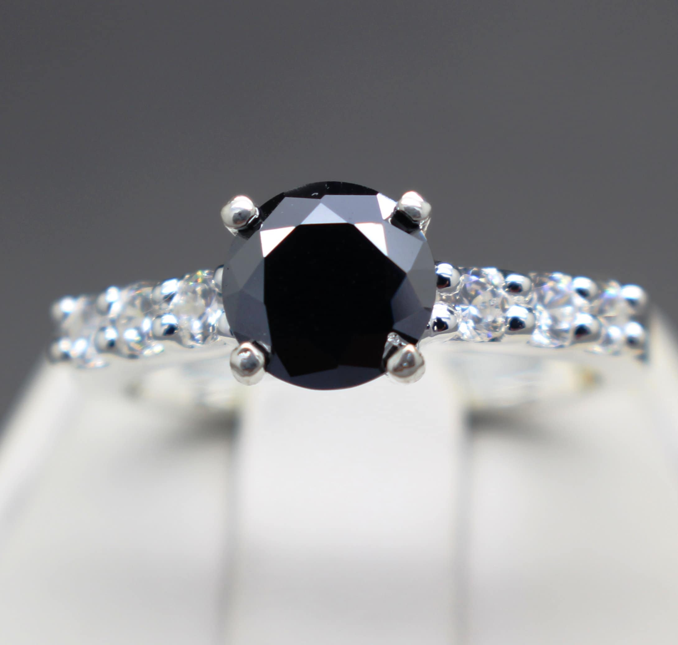diamond & design jew