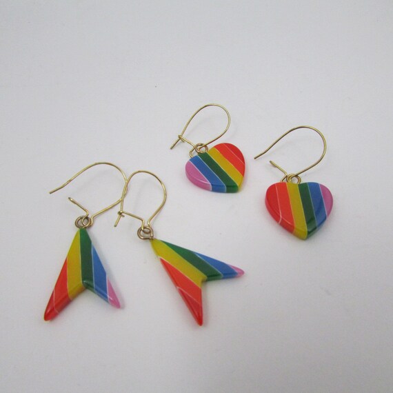 Vintage earrings - Rainbow heart/triangle kidney … - image 7