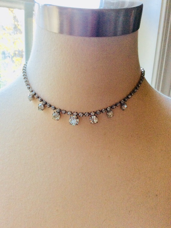 Elegant Rhinestone and Silvertone Choker with Rou… - image 3