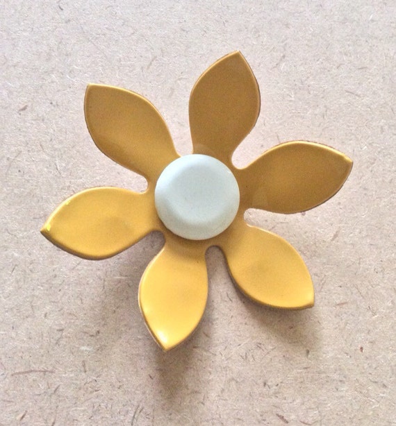 Mod 1970's Faux Leather "Pleather" Yellow Daisy B… - image 1