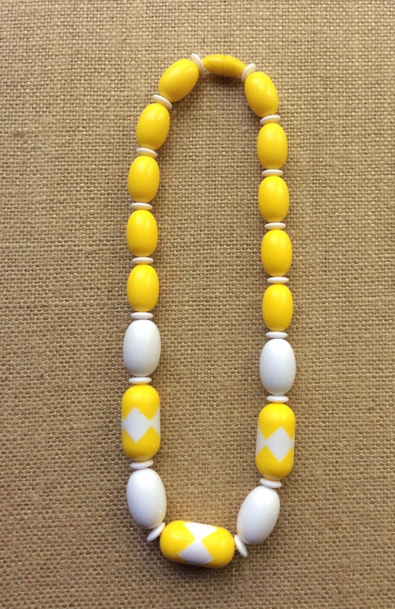 Retro Brilliant Yellow and White Choker and Earrin