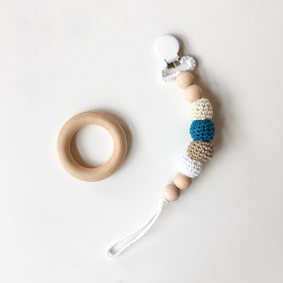 NomiLu Crocheted Clip -- Crocheted Beads Pacifier Clip -- Eco-friendly pacifier clip -- crocheted wooden beads -- Baby Teether