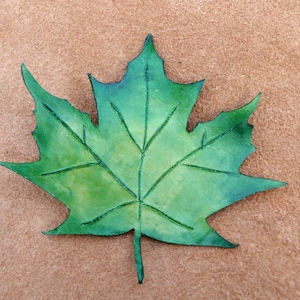 Green Leather Maple Leaf Clip