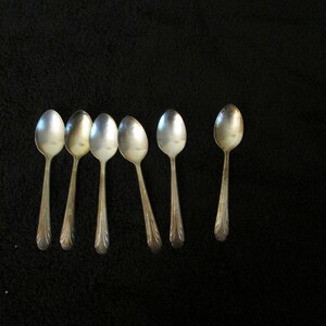New England Silverplate 1939 Brandon Pattern Teaspoons #8