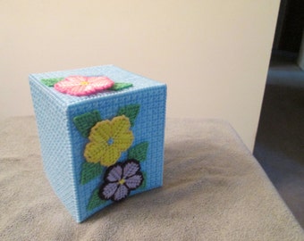 Tissue Box Cover with Flowers Boutique Style in Plastic Canvas Item 81