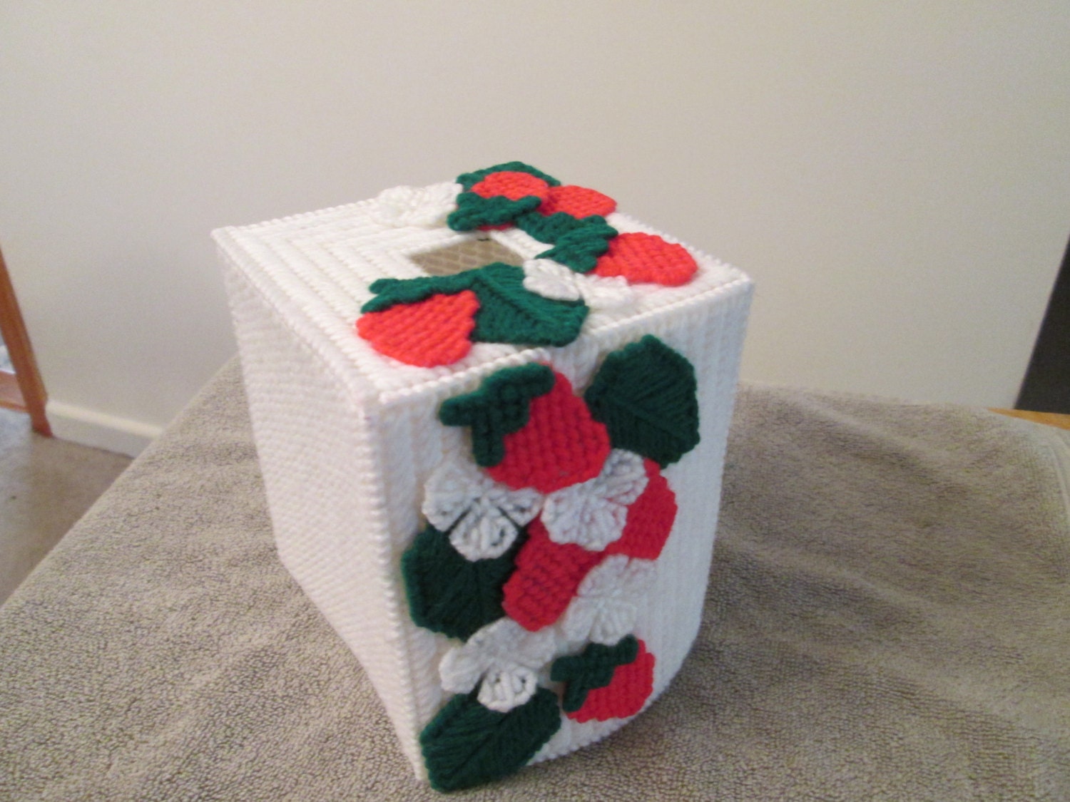 Tissue Box Boutique Flower Design in plastic canvas Item 12 Etsy