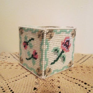 Tumbling Roses Potpourri Box Item 217