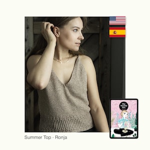 Puede incluir: Un top de verano de punto beige con cuello en V y dobladillo decorativo. La imagen también incluye una tableta con una ilustración colorida y el texto "The Sewing Box". El texto "Summer Top - Ronja" está en la parte inferior.