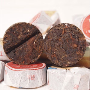 Yunnan Dianhong Black Tea Mini Cake, Chinese Black Tea Dian Hong Compressed Tea Gift