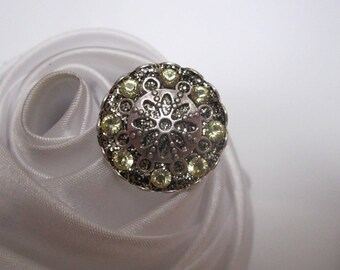 ring a little flower Daffodil yellow Crystal beads