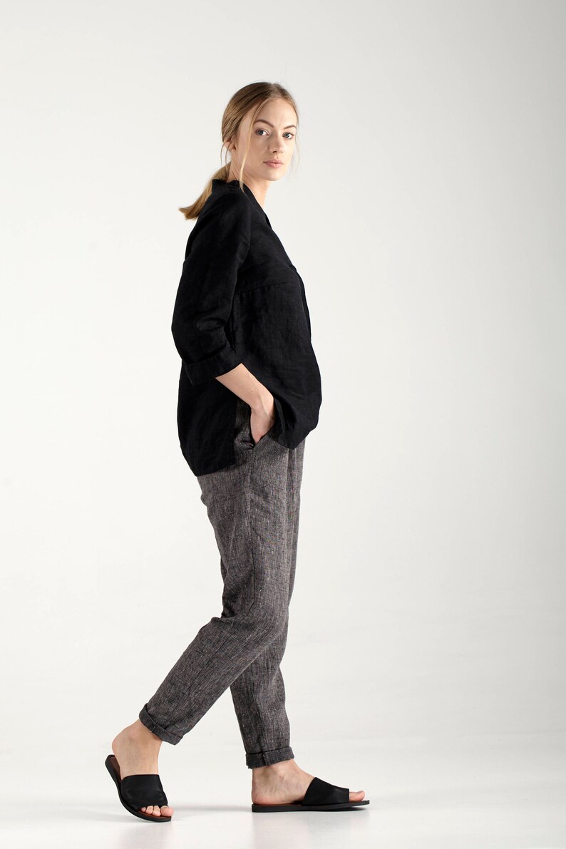 Linen Top / Black Linen V-Neck Top / Black Linen Blouse / V-Neck Blouse / Custom Linen Top / Minimalist Linen Top imagen 3