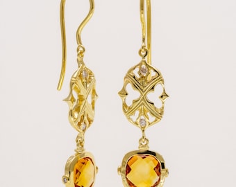 Boucles d'oreilles en or jaune 750/- avec diamants couleur cannelle et citrines