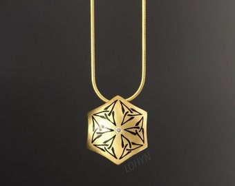 Yellow gold pendant with black enamel and flawless brilliant