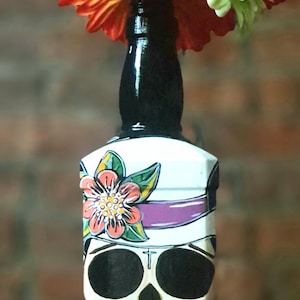 Mexican day of the Dead hand painted upcycled bottle. Vase. Wedding gift. Anniversary gift. Sugar skull gift. Skull Table decor. Gomez.