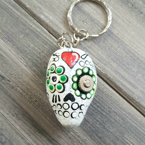 Mexican Day of the Dead, Sugar Skull, clay keyring, keychain. White.