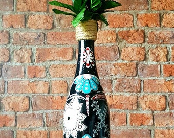 Hand painted Mexican Day of the Dead bottle. Vase. Sugar skull gift. Day of the Dead art. Mexican folk art. Sugar skull decor. Table decor.