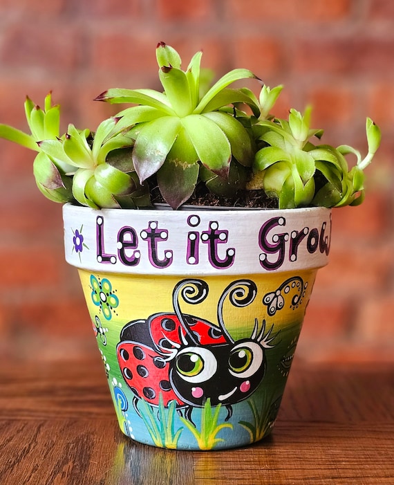 手描きのテラコッタ植木鉢。春/夏用植木鉢。植物愛好家へのギフト