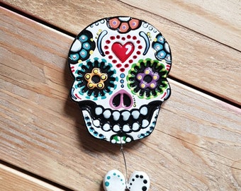 Hand made Sugar skull fridge magnet. Mexican day of the Dead. Skull magnet. Hand-painted skull. Clay skull. Sugar skull gift.