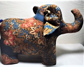 ELEPHANT, Elephant Soft Sculpture, BATIK, Batik Fabric, INDONESIAN Textile, Trunk's Up Elephant, LuCKy Elephant, Soft Sculpture, Vintage 80s