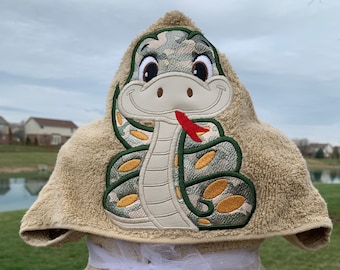 Snake hooded towel - Embroidered hooded towel