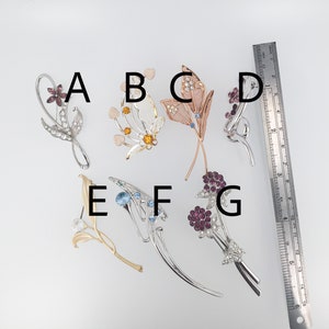 Crystal Floral Brooch Pin: Vintage Style, Silver/Gold Finish