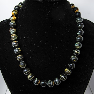 Blue Tiger&#39;s eye necklace, Natural Gemstone necklace. Blue/yellow tiger&#39;s eye beads necklace