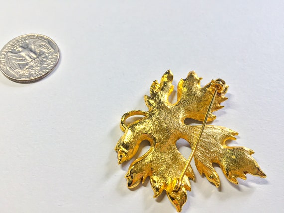 Vintage Golden/ brown Maple leaf brooch Pin. Autu… - image 5