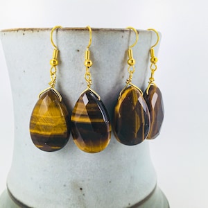 Tiger&#39;s eye teardrop earrings. Natural gemstone earrings. Golden brown stone earrings.