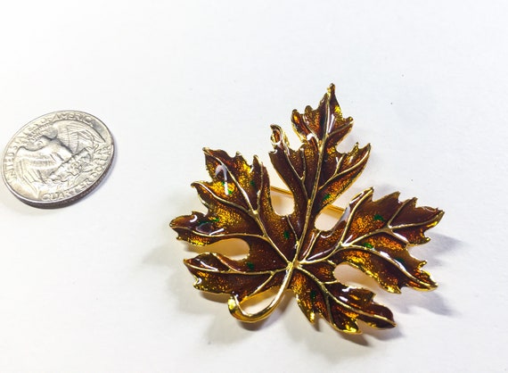 Vintage Golden/ brown Maple leaf brooch Pin. Autu… - image 3