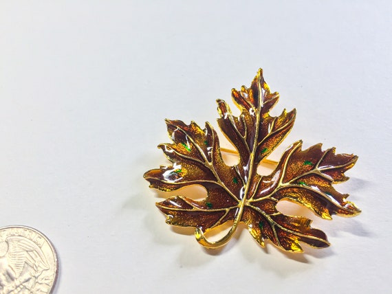 Vintage Golden/ brown Maple leaf brooch Pin. Autu… - image 1