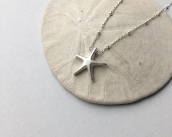 Silver Starfish Pendant Dainty Starfish Necklace Ocean Beach Charm Modern Sea Animal Jewelry Summer Wedding Gifts for Women Beach Jewelry