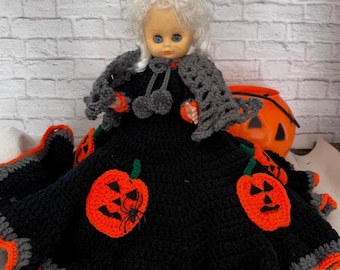 Kitschy Crocheted Witch Doll | MCM Halloween Decor, Jack-o-Lanterns, Vintage Face
