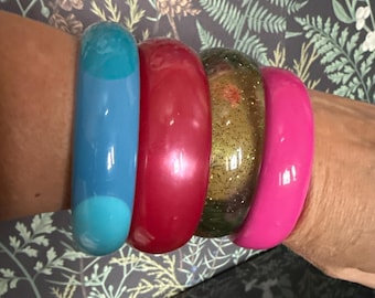Choice 1980 Lucite Bracelet Cuff  Plastic Chunky Retro Jewelry  Boho Neon Glitter