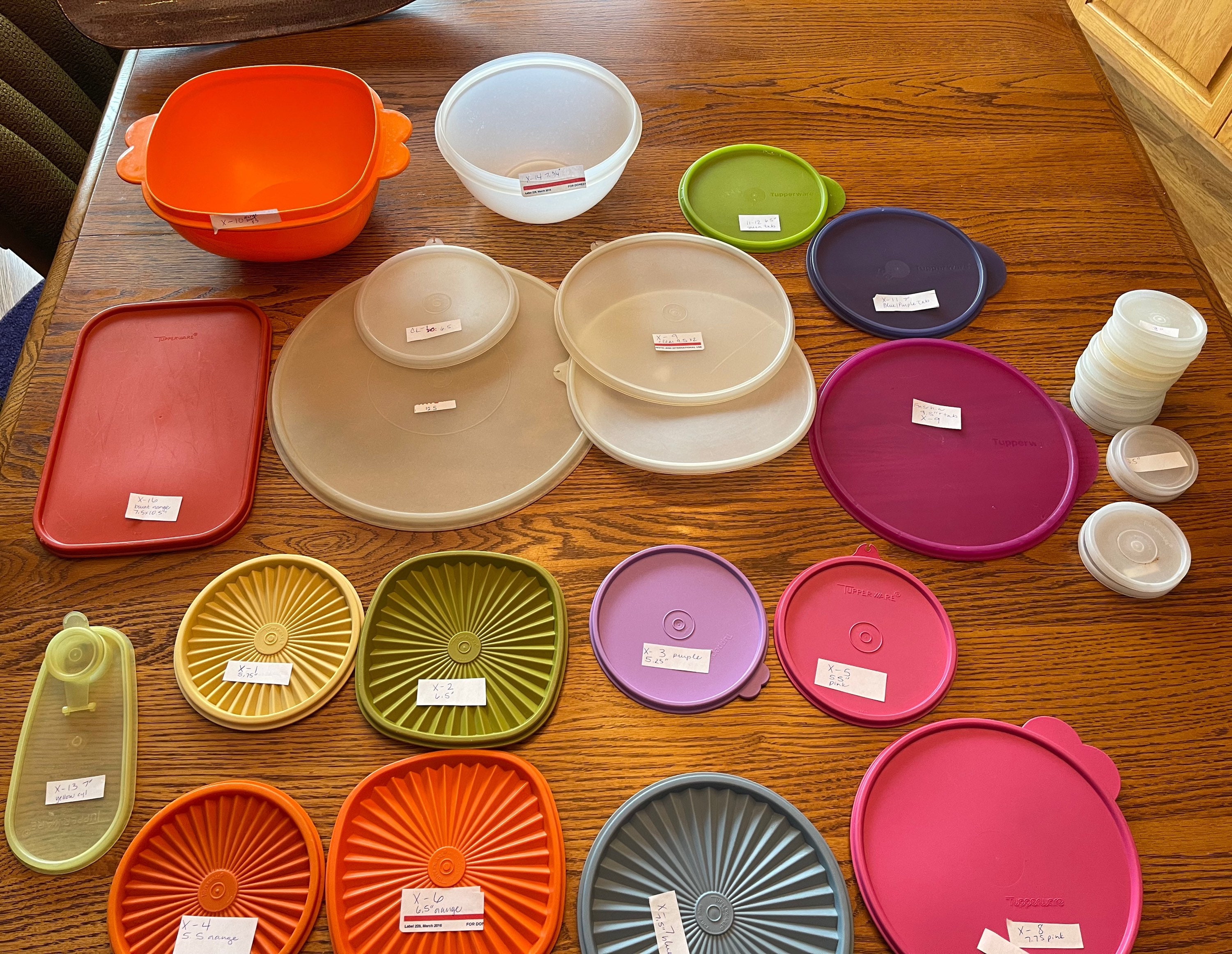 Tupperware Replacement Lids listing 1READ Descriptionlots of  Variety Large Lids to Tiny Lidsspout Lids, Various Colors 