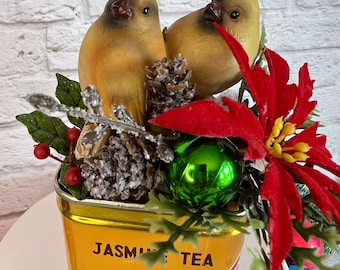 Vintage Bird Christmas Centerpiece: Jasmine Tea Tin Kitsch Decoration