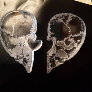 Glossy silicone mold two skulls with heart - Valentine&#39;s Day necklace