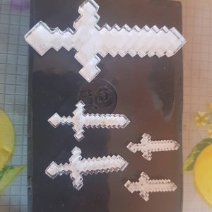 Stampo multiplo in silicone lucido Spade pixel - diverse misure, sia per orecchini che collane