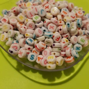 Perline lettere alfabeto piatte Colorate x 100 pcs
