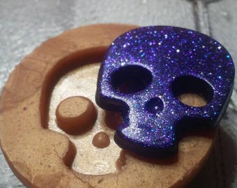 Stylized Skull mold in Glossy silicone - CREEPYCUTE!