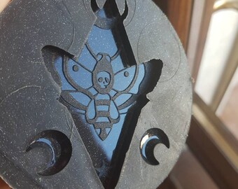 Glossy silicone mold death&#39;s head frame