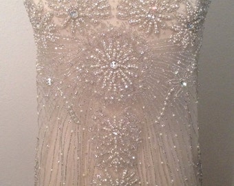 Aplique grande de tul con cuentas de diamantes de imitación